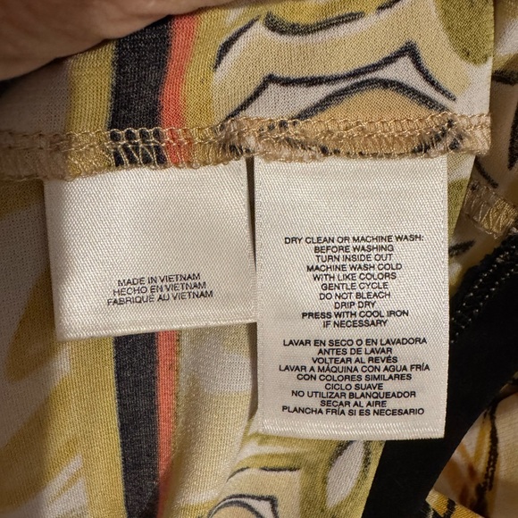 BEAUTIFUL  KASPER TROPICAL LEAF PRINT TOP w/NECKLINE DETAIL    MEDIUM  #S - Picture 6 of 6